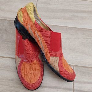 Vaneli Sport NWOB Red/Orange Color Block Slip On Loafer.  Size 8S